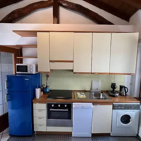 Family&group Attic Late Check-in Free Luggage Apartment Como