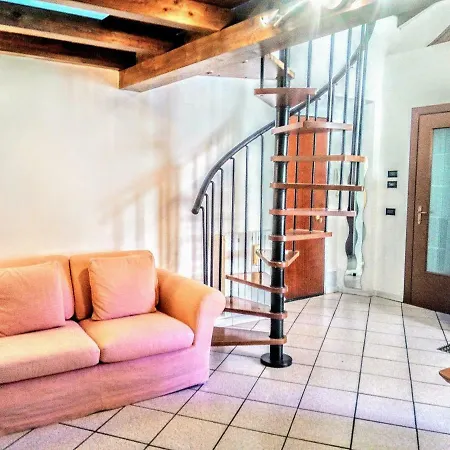 Family&group Attic Late Check-in Free Luggage * Como