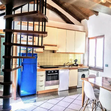 Family&group Attic Late Check-in Free Luggage Apartment *