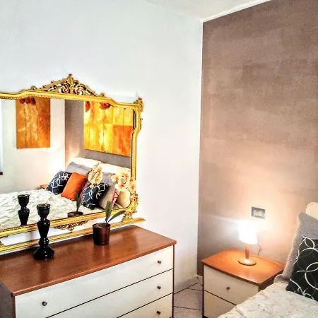 Family&group Attic Late Check-in Free Luggage Apartment *